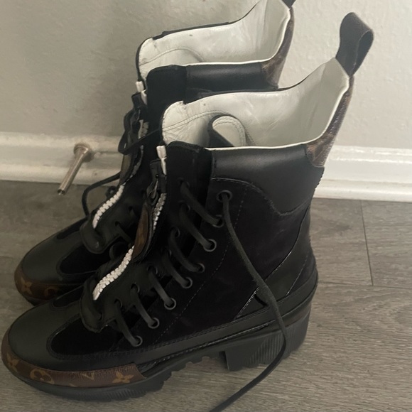 Like new worn once, these are my favorite! - Picture 3 of 11